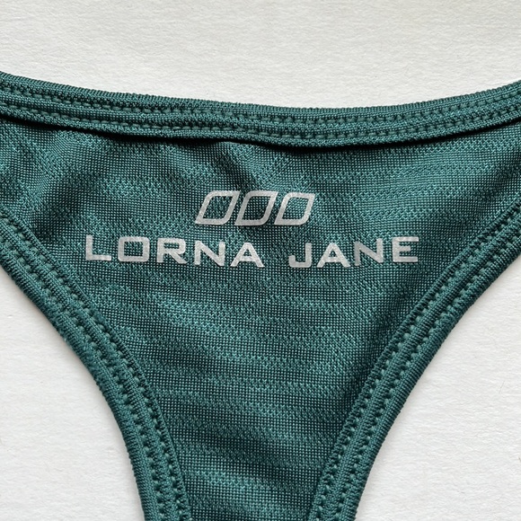 Lorna Jane Racerback Tank - Picture 6 of 10